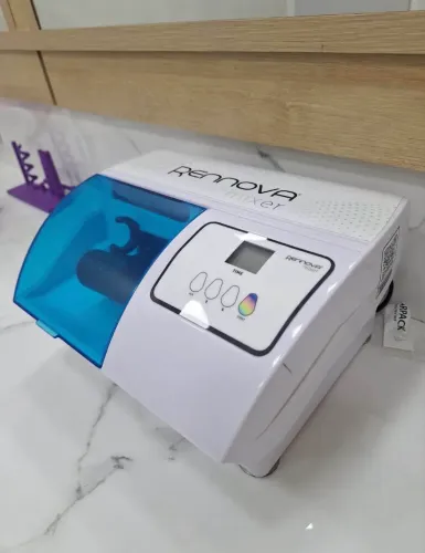 Mixer Rennova para reconstituição de produtos estéticos