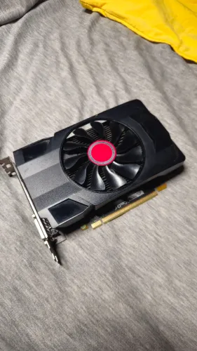 Placa de vídeo / Radeon rx 550 2gb
