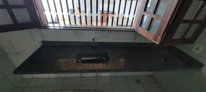 Vendo pia de cozinha em granito