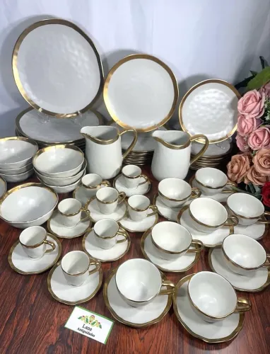 Belíssimo Aparelho De Jantar Porcelana. Tânia Bulhões. Coleção 