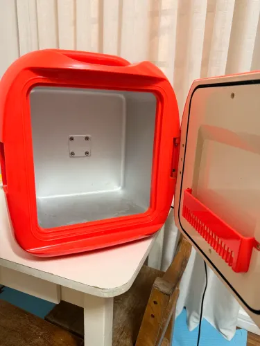 Geladeira portátil kinder 