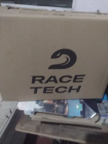 Capacete zero na caixa