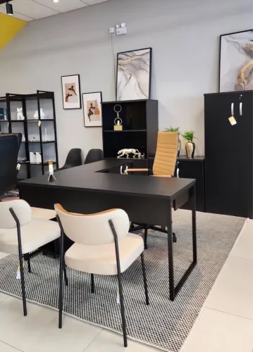 MESA E ARMARIOS DE ESCRITORIO PRETA 1.50x1.60 LOJA IKONOFFICE 