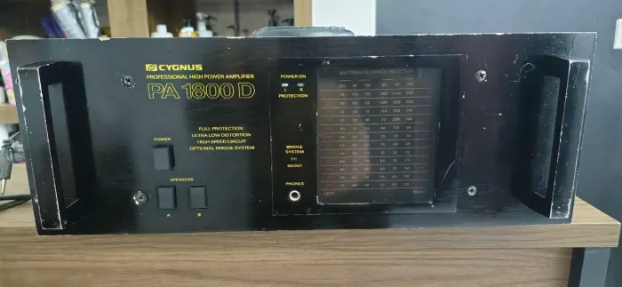Amplificador Cygnus Pa1800D