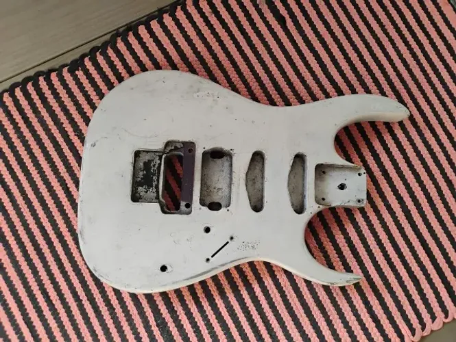 Guitarra Corpo WashBurn Floyd Rose p/ Projeto ou Restauração