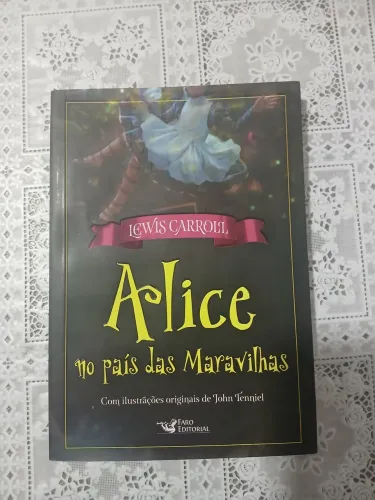 Alice no país das maravilhas de Lewis Carroll