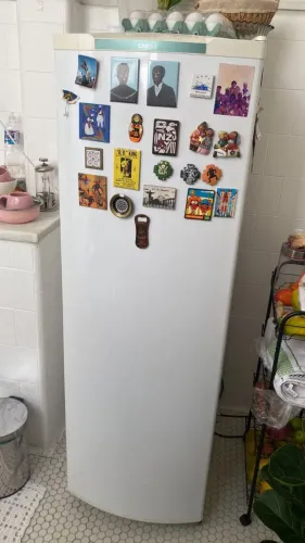 Vendo geladeira Cônsul degelo seco, funcionando 100%