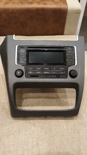 Rádio Original Volkswagen com Bluetooth / USB / SD - Estado de Novo!