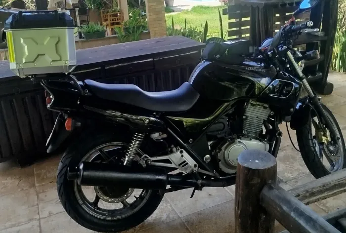 Vende-se CB500 