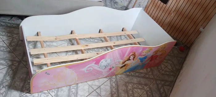 CAMA INFANTIL DE PRINCESA NUNCA UTILIZADA