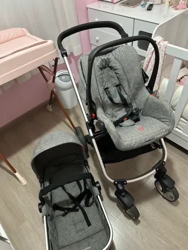 Carrinho de bebê Fischer Price - Marcas de uso