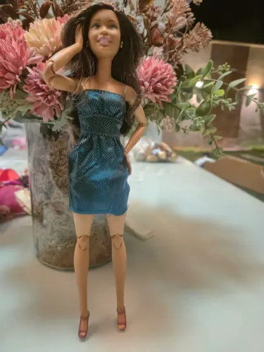 Barbie Negra em Corpo Made to Move