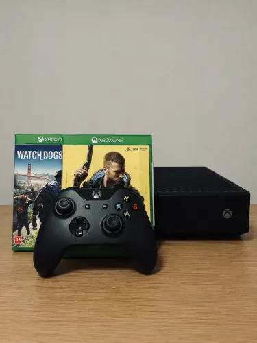 XBOX ONE COM CAIXA + 2 JOGOS + CONTROLE 