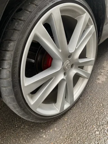 Vendo rodas 20 ou troco por original do Corolla 