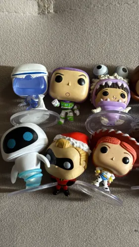 12 mini funkos pixar especial de natal