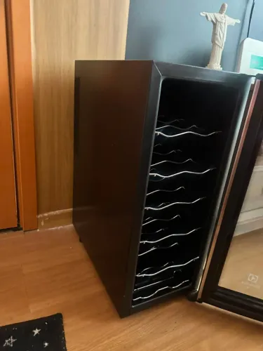 Adega de Vinho Climatizada Electrolux 12 garrafas