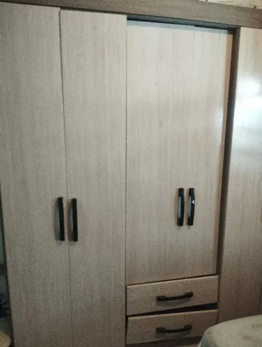 Guarda roupa médio