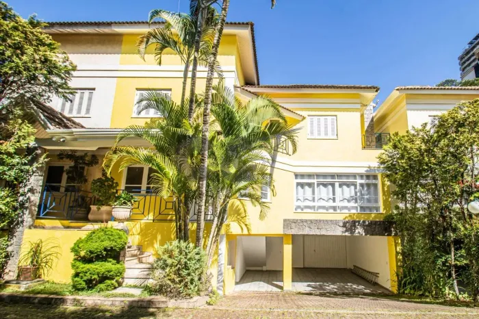Casa de Condomínio - 4 Dormitórios (2 Suítes) à Venda ou para alugar no Alto da Boa Vista 