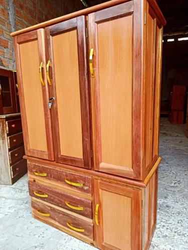 Lindo roupeiro de solteiro madeira maciça novo fabricação própria 
