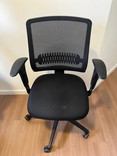 Cadeira flexform com pistão a gás