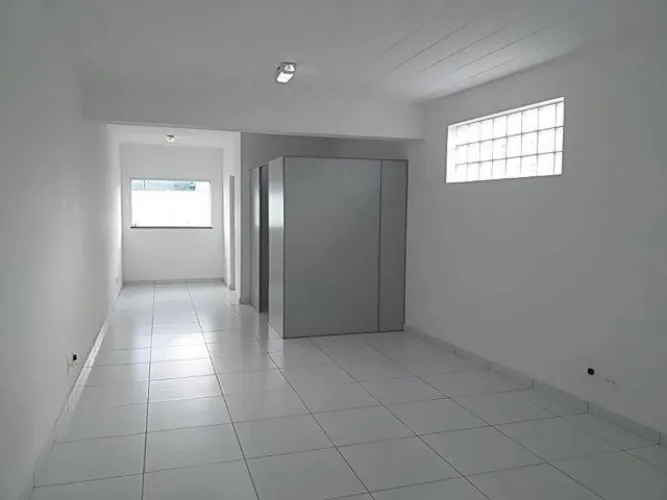 Sala Comercial para Alugar na Vila Anastácio  50 m² com Banheiro