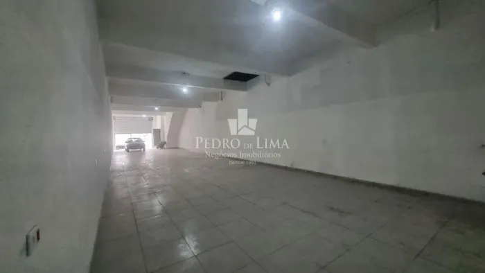 Salão comercial com 2 banheiros na Avenida Nordestina - Vila Curuça