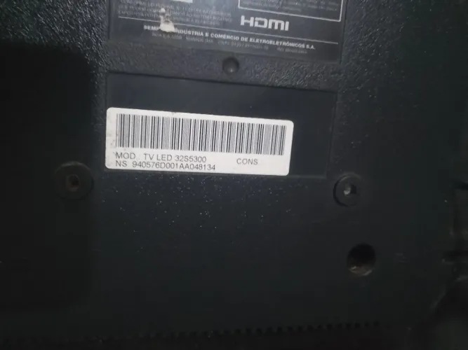 Tv32 led com defeito retirada de pecas