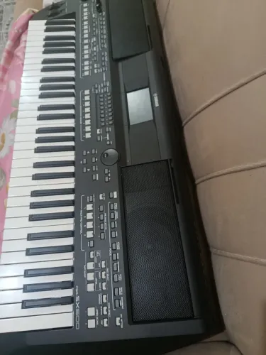 Vende-se teclado Psr sx600
