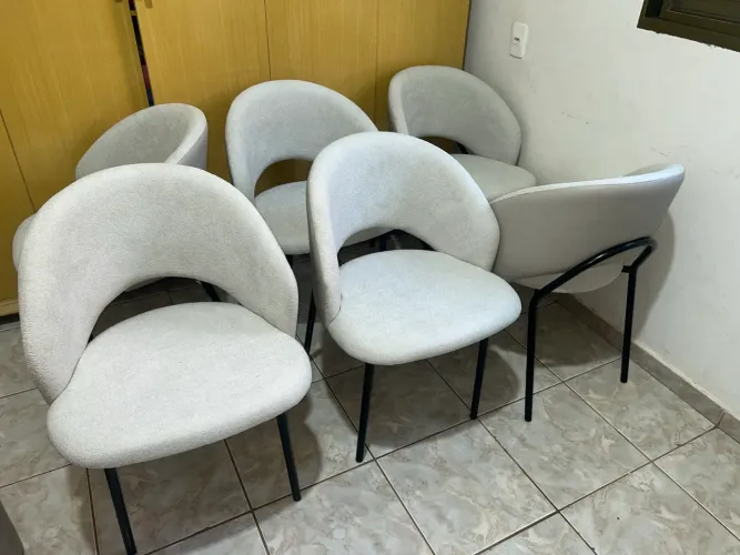 Linda cadeira Aço mobília Nova Entregamos