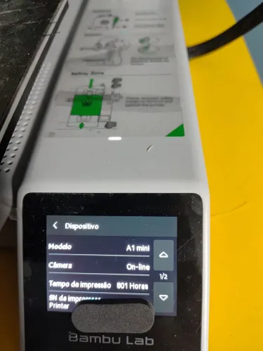 Vendo impressora 3D Bambu A1 Mini Semi Nova na Caixa