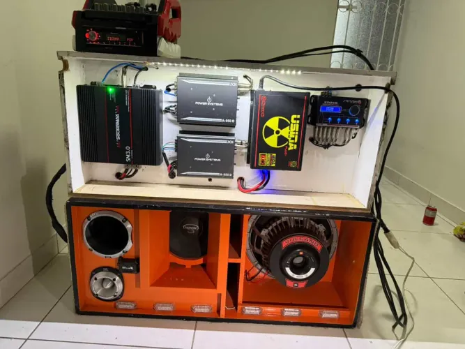 Caixa de som Super Trio