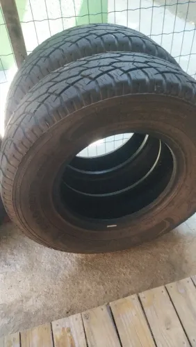 Vendo 02 pneus usados 265/70R16 