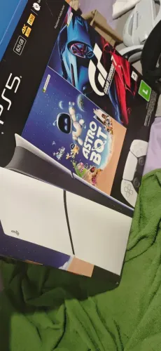  PS5 SLIM SEMI NOVO COM POUCOS DIAS DE USO, PREÇO PRA VENDER LOGO!