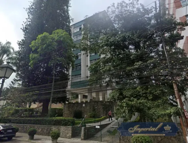 Apartamento- Petrópolis, Centro