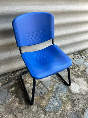 Cadeiras fixas metadil