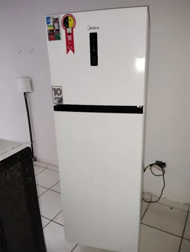 Geladeira Midea