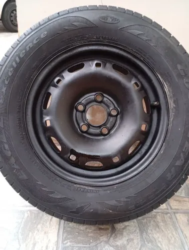 Aro 14 5 furos com pneu 