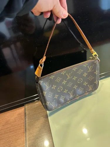 Louis Vuitton AUTENTICA pochette