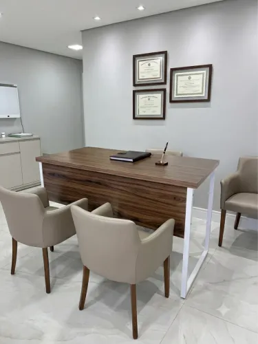 Mesa escrivaninha estilo industrial