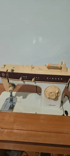 Máquina de costura Singer