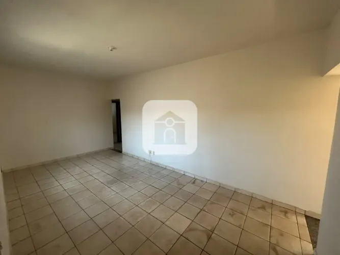 Casa com 80m² para locação no bairro Jardim Brasília