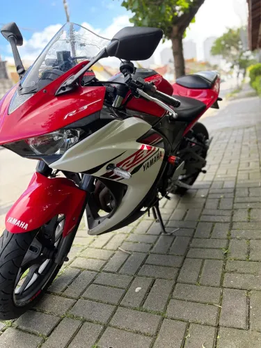 Yamaha R3