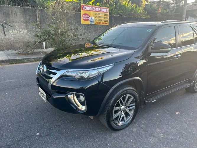 Toyota Hilux SW4 SRX 4X4 2.8 TDI 16V Dies. Aut. 2016