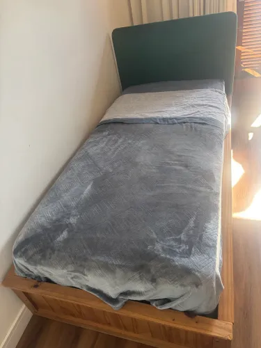 Cama solteiro com gavetões 