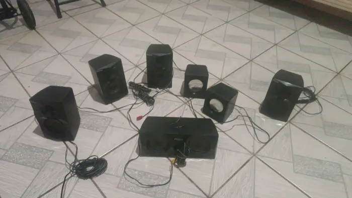 Vende se caixas home thitcher podemos negociar o valor 