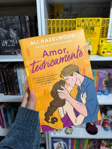 Livro Amor, Teoricamente - Ali Hazelwood