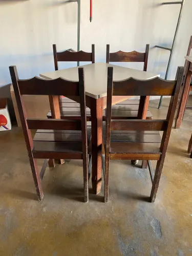Mesa com Cadeiras
