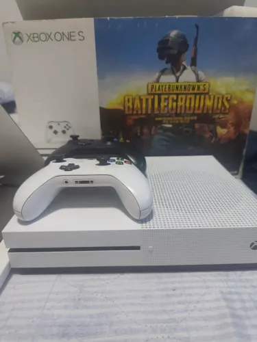 XBOX ONE S 1TB 4k Com dois controles