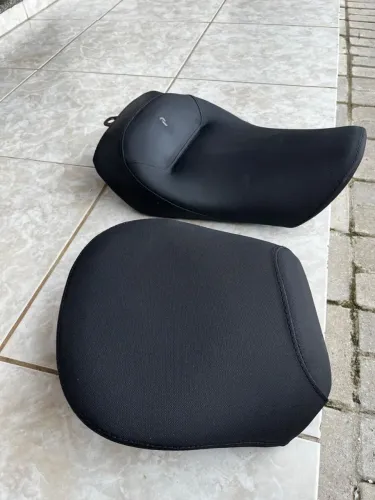 Banco Pedrinho com gel para Royal Enfield Himalayan 411