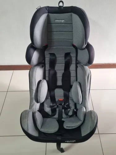 Cadeira infantil para carro.